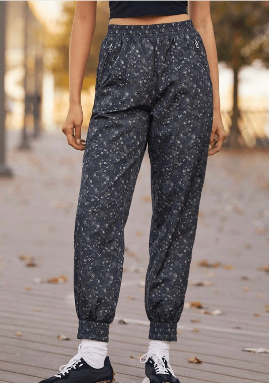 Varley Beckett Jogger Nylon Pants in Camo Floral Athleisure  Size X-Small NWOT
